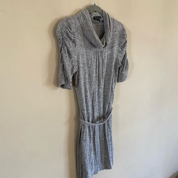 Forever 21 Gray Short Sleeve Dress/Blouse - Picture 2 of 6